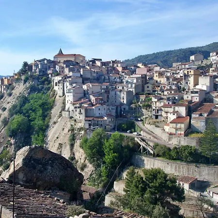 Vista Alcantara - Wellness Mountain-top Retreat Homestay Motta Camastra