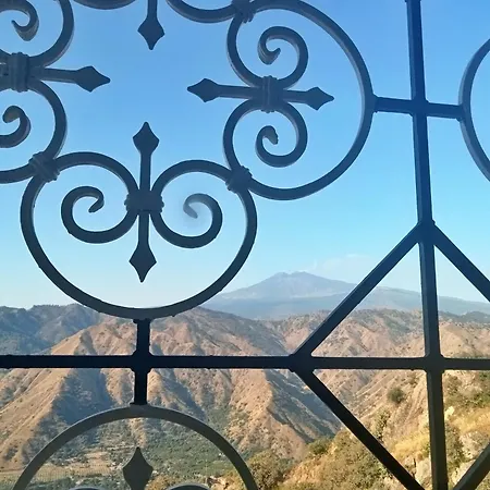 Privatunterkunft Vista Alcantara - Wellness Mountain-top Retreat